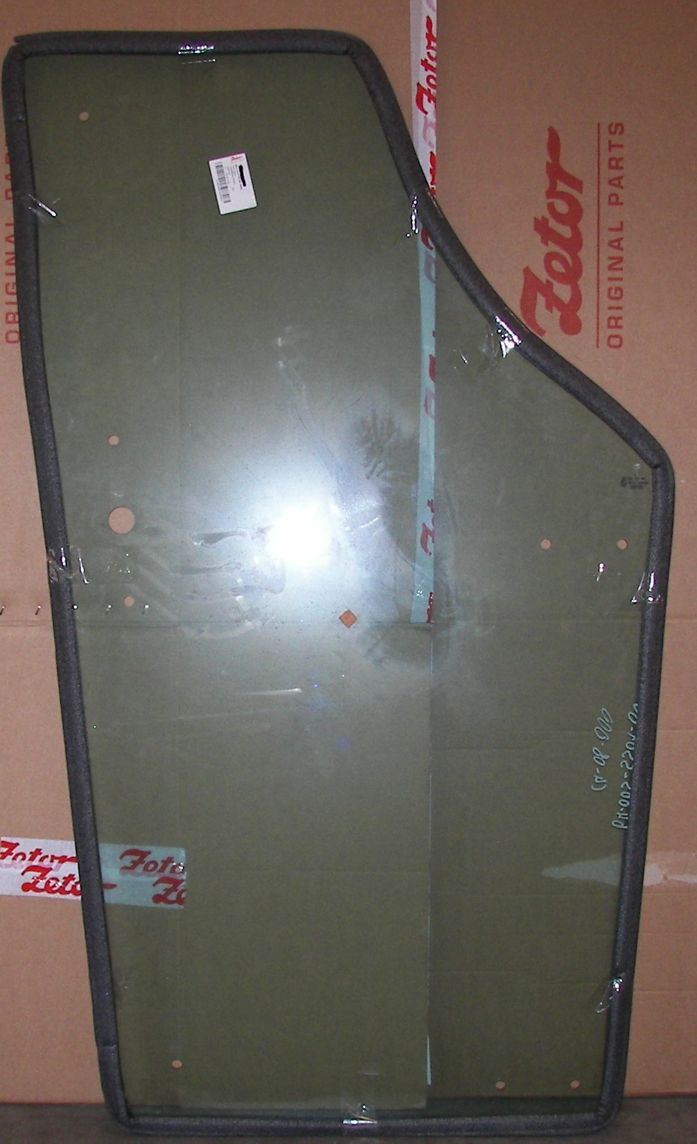 DOOR GLASS (SAME FOR LH AND RH DOOR)