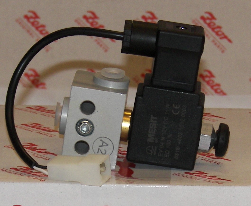 SOLENOID VALVE FOR FWD AND DIFF.LOCK (SQUARE SHAPE SOLENOID, RECTANGULAR CONNECTOR)