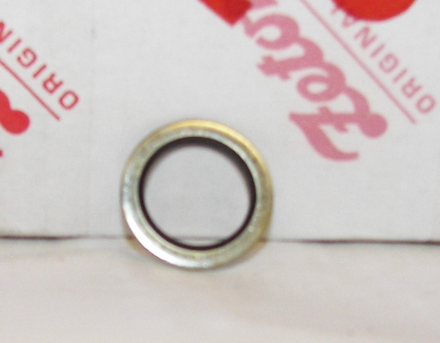 SEALING RING FOR FUEL LINES 12X18M (STEEL WITH RUBBER COAT, APPROX. 1/2" I.D.)