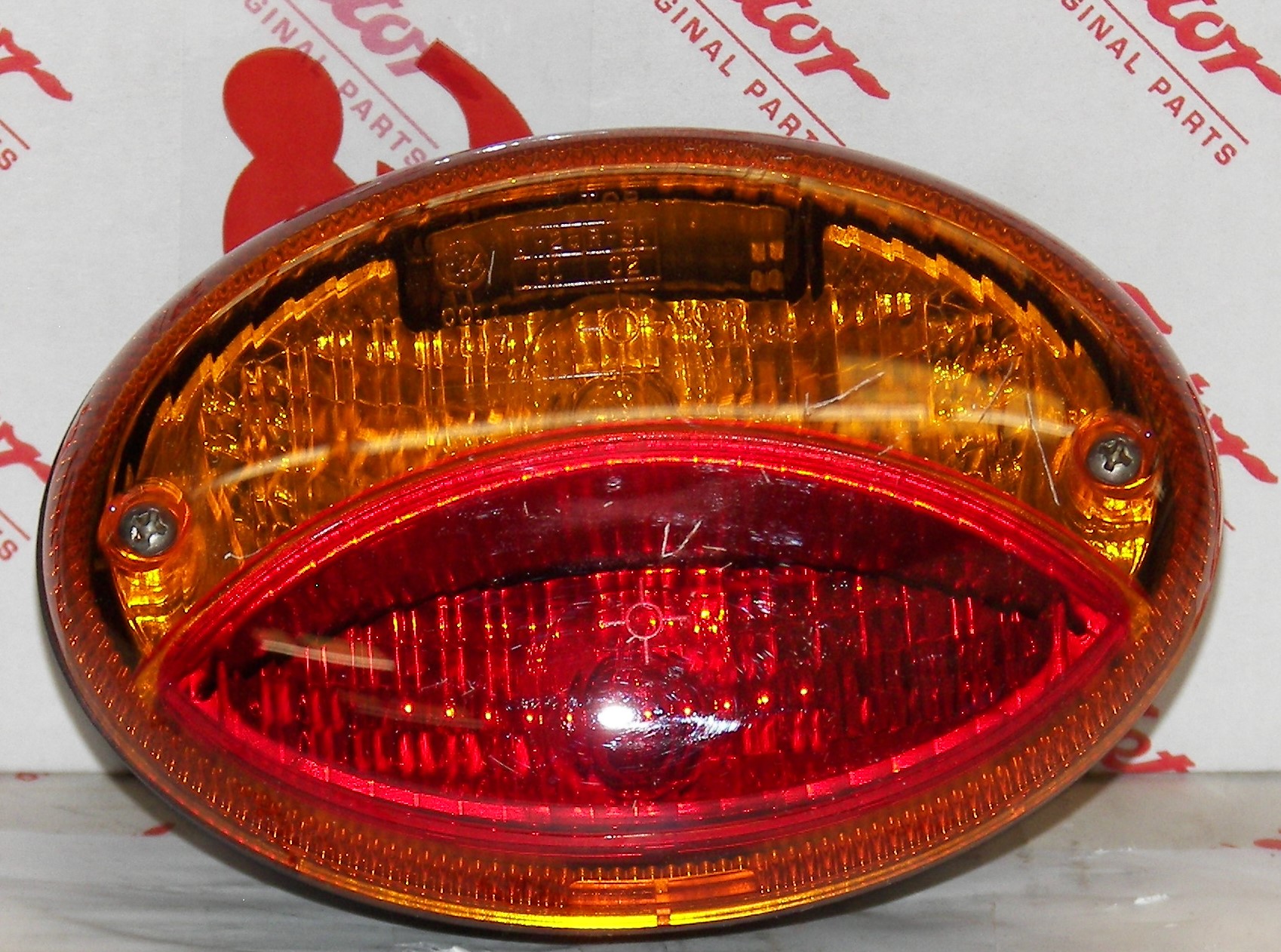 TAIL LIGHT, OVAL SHAPE, WITH BULBS, REAR MOUNT