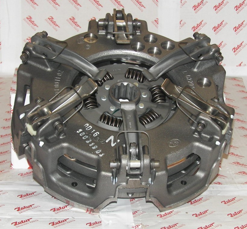 CLUTCH ASSY. WITH ENGINE AND PTO CLUTCH PLATES