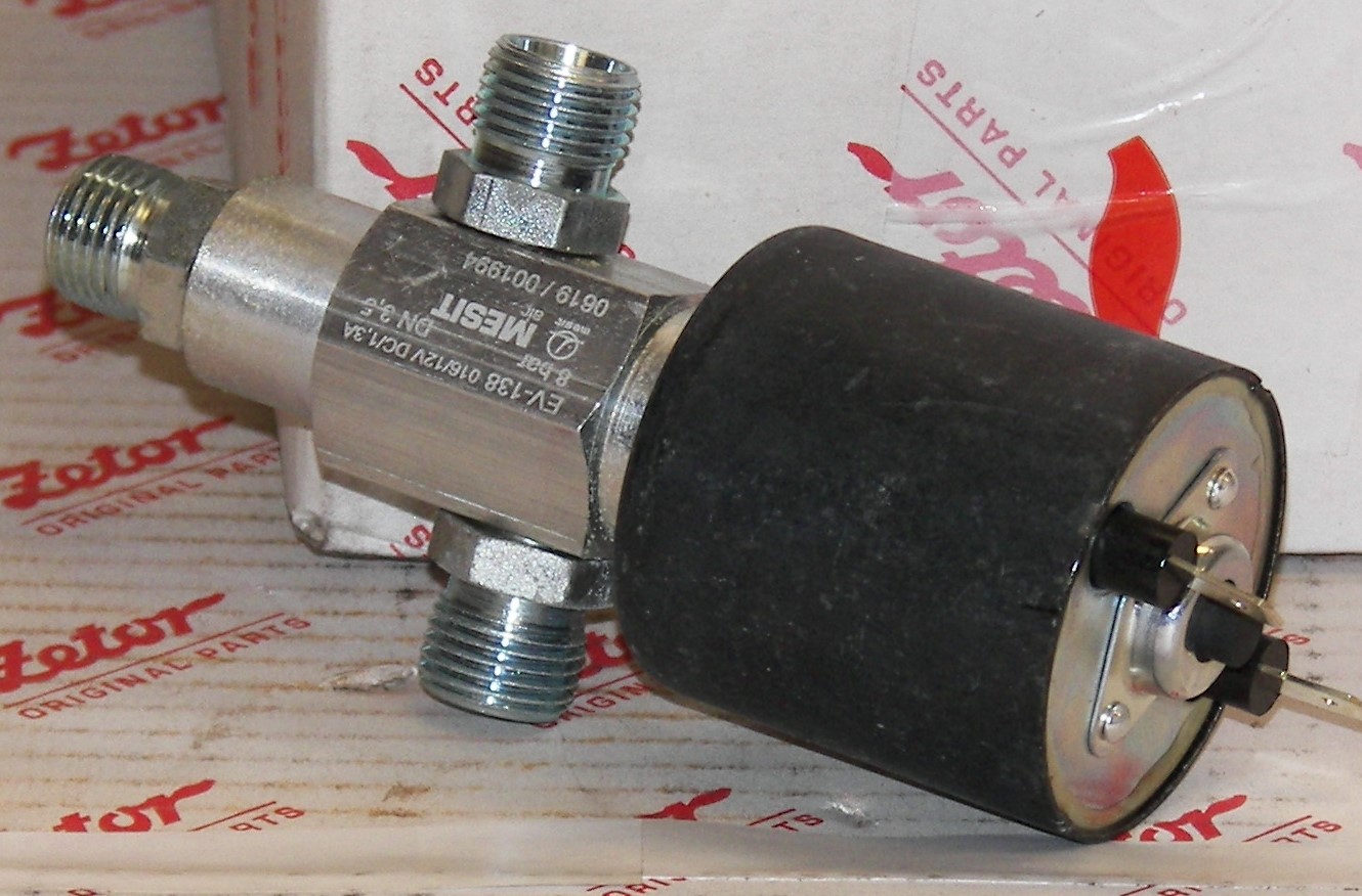 SOLENOID VALVE FOR FWD AND DIFF.LOCK (CYLINDRICAL SHAPE SOLENOID, RECTANGULAR CONNECTOR))